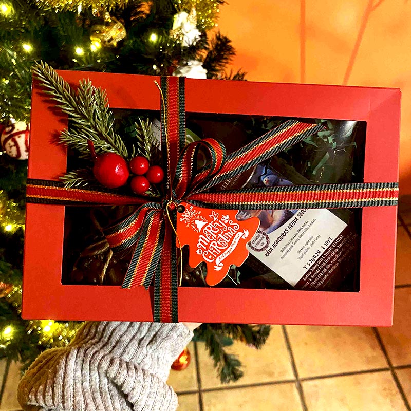 pro mámu Vánoční balíček s kávou a vánoční ozdobou - Obrázek 1